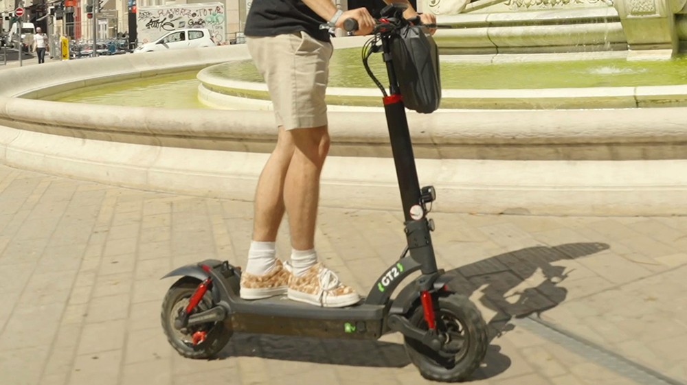 iScooter GT2 Foldable Off-road Electric Scooter, 800W Motor, 48V 15Ah Battery, Turn Signal Light, 45km/h Max Speed