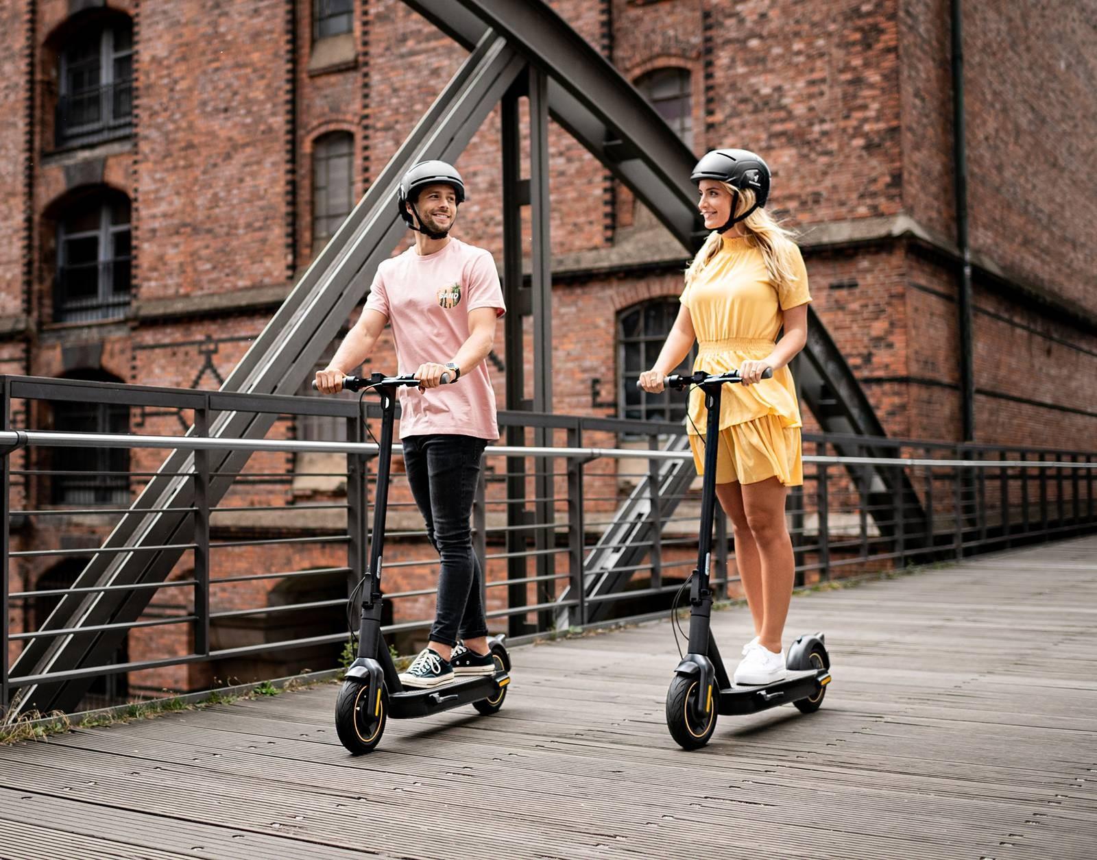 Ninebot KickScooter MAX G30 10 Tire Foldable Electric Scooter 350W Motor 15,3Ah Battery (EU Version)
