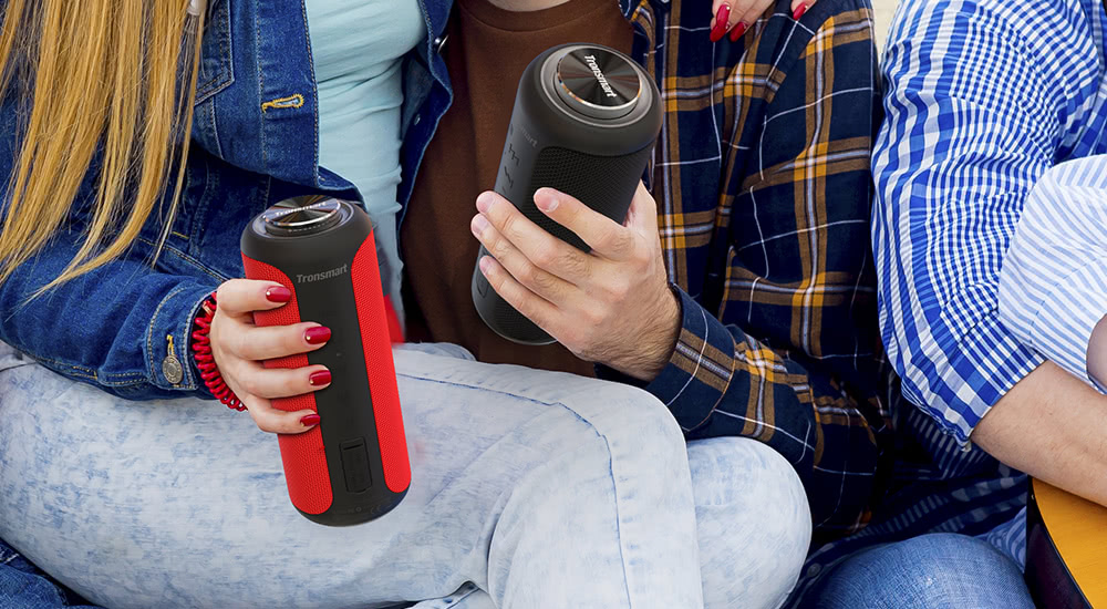 Tronsmart T6 Plus Edizione Aggiornata – Cassa Bluetooth 40W, IPX6 Waterproof, Powerbank Da 6600mAh, 15h Autonomia, Suono 360° Con Tri-Bass, Bluetooth 5.0 E NFC, Rosso