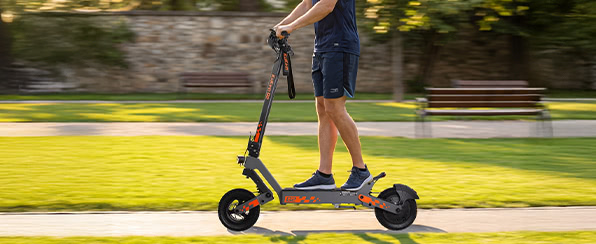 Kukirin G2 Foldable Electric Scooter 2026 Upgraded, 800W Motor, 48V 15.6Ah Battery, 55km Range